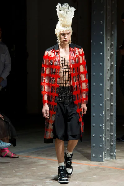 Look 10